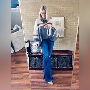 POL Colorblock V-Neck Chunky Knit Sweater in Cream, Gray & Rust